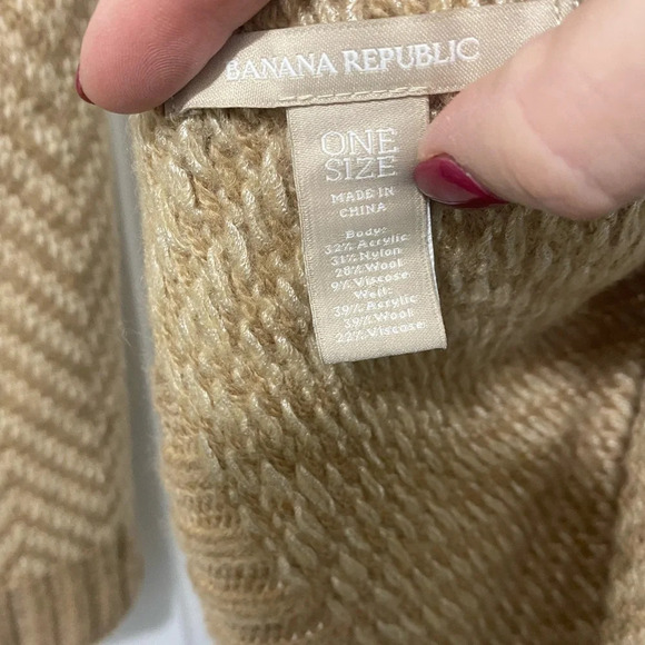 Banana Republic Wool Blend Chevron Scarf One Size - Picture 2 of 2